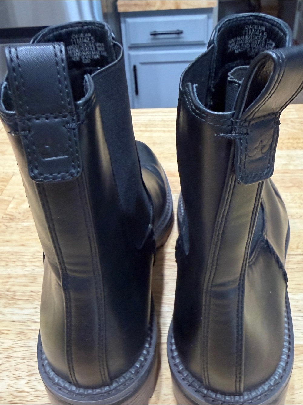 Black Crown Vintage Chelsea Lug Sole Boots - Picture 4 of 8